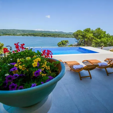 Olea Mare Zadarvillas Vila *