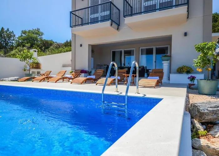 Olea Mare Zadarvillas * Veli Rat