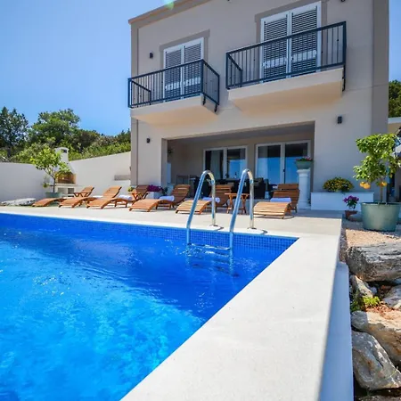 Olea Mare Zadarvillas * Veli Rat